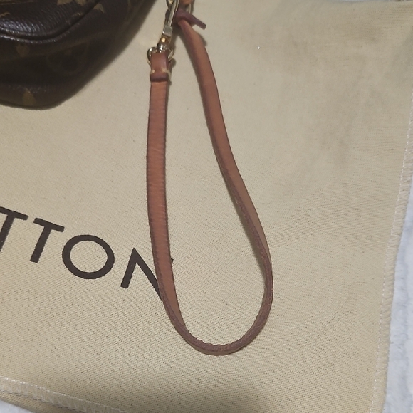 Louis Vuitton Brown and Tan Monogram Pouch - Picture 2 of 4